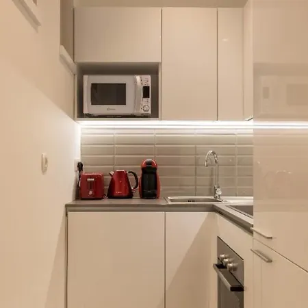 Adriatik Lux Riva * سبليت