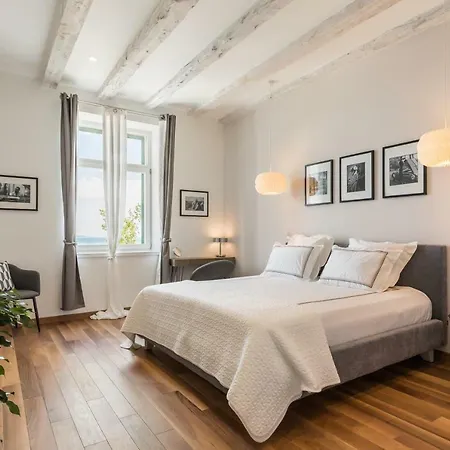 Apartment Adriatik Lux Riva Split