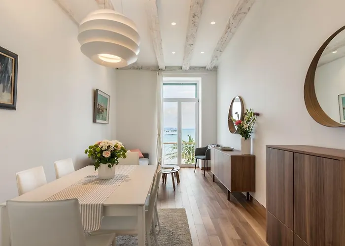 Adriatik Lux Riva דירה *